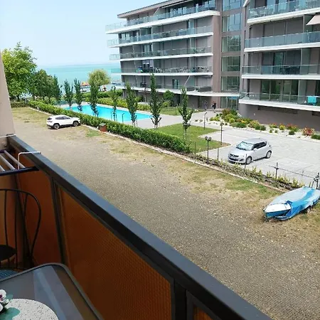 Sunrise Aparthotel